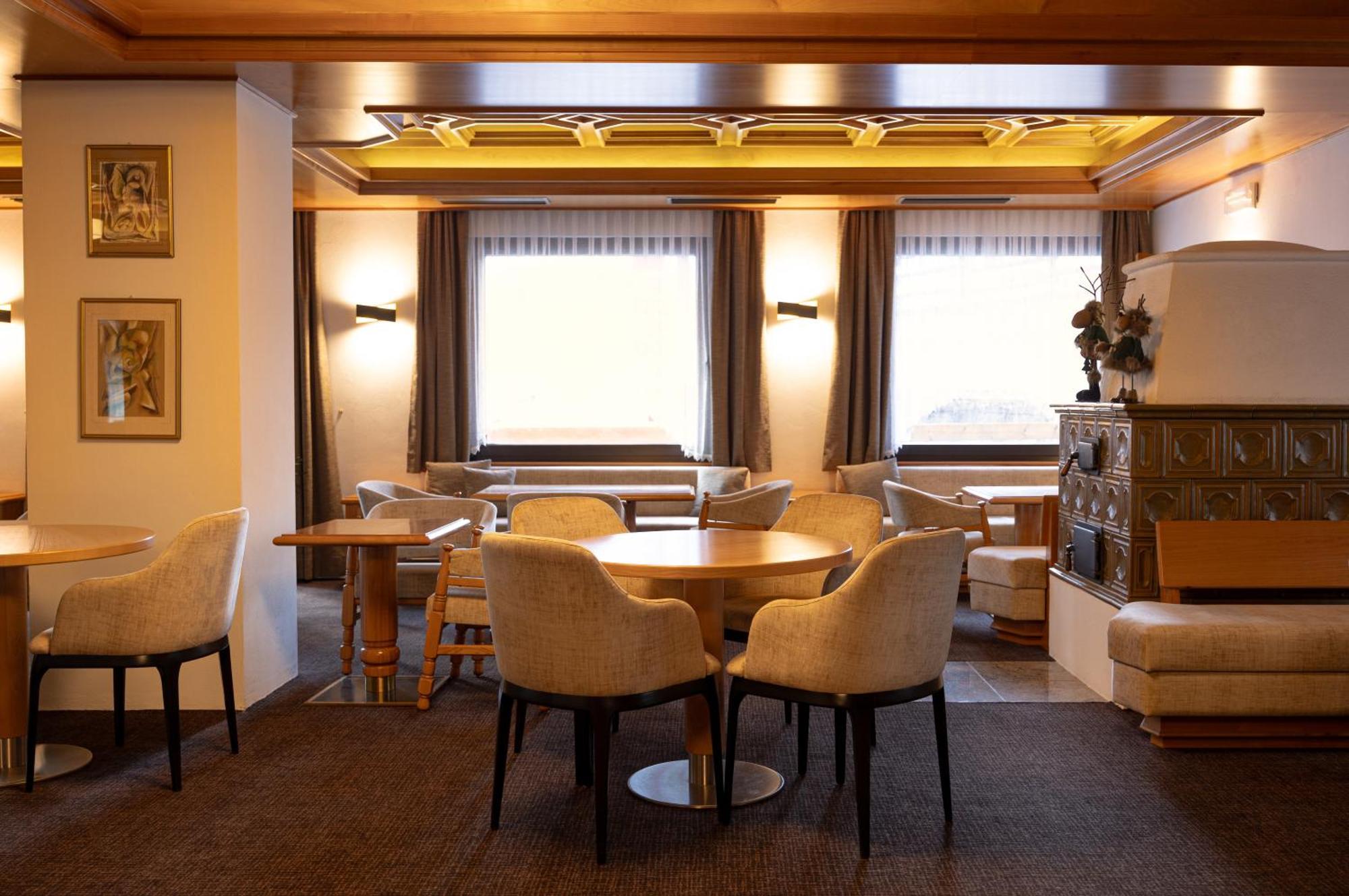 Hotel Engel Canazei Luaran gambar