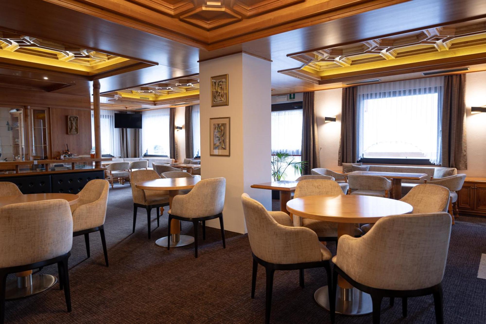 Hotel Engel Canazei Luaran gambar