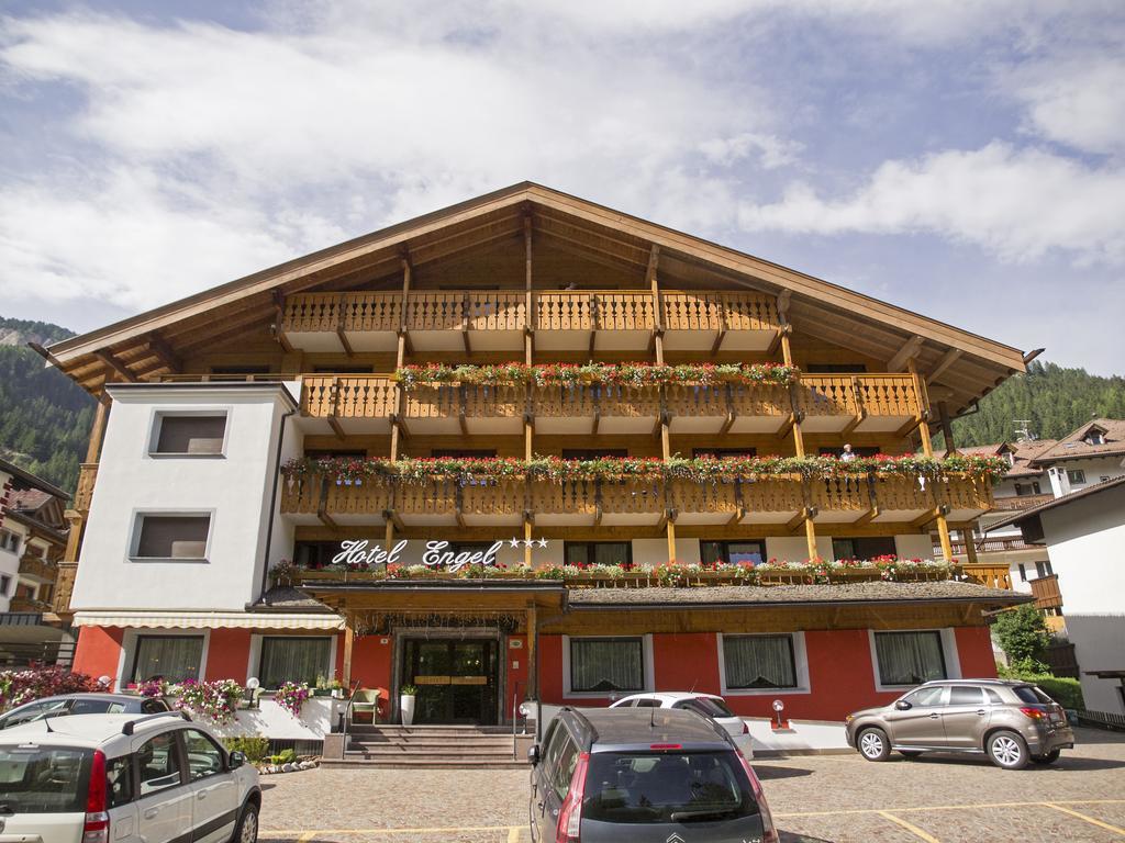 Hotel Engel Canazei Luaran gambar